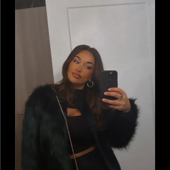 Emerald green faux fur - Picture 9 of 9